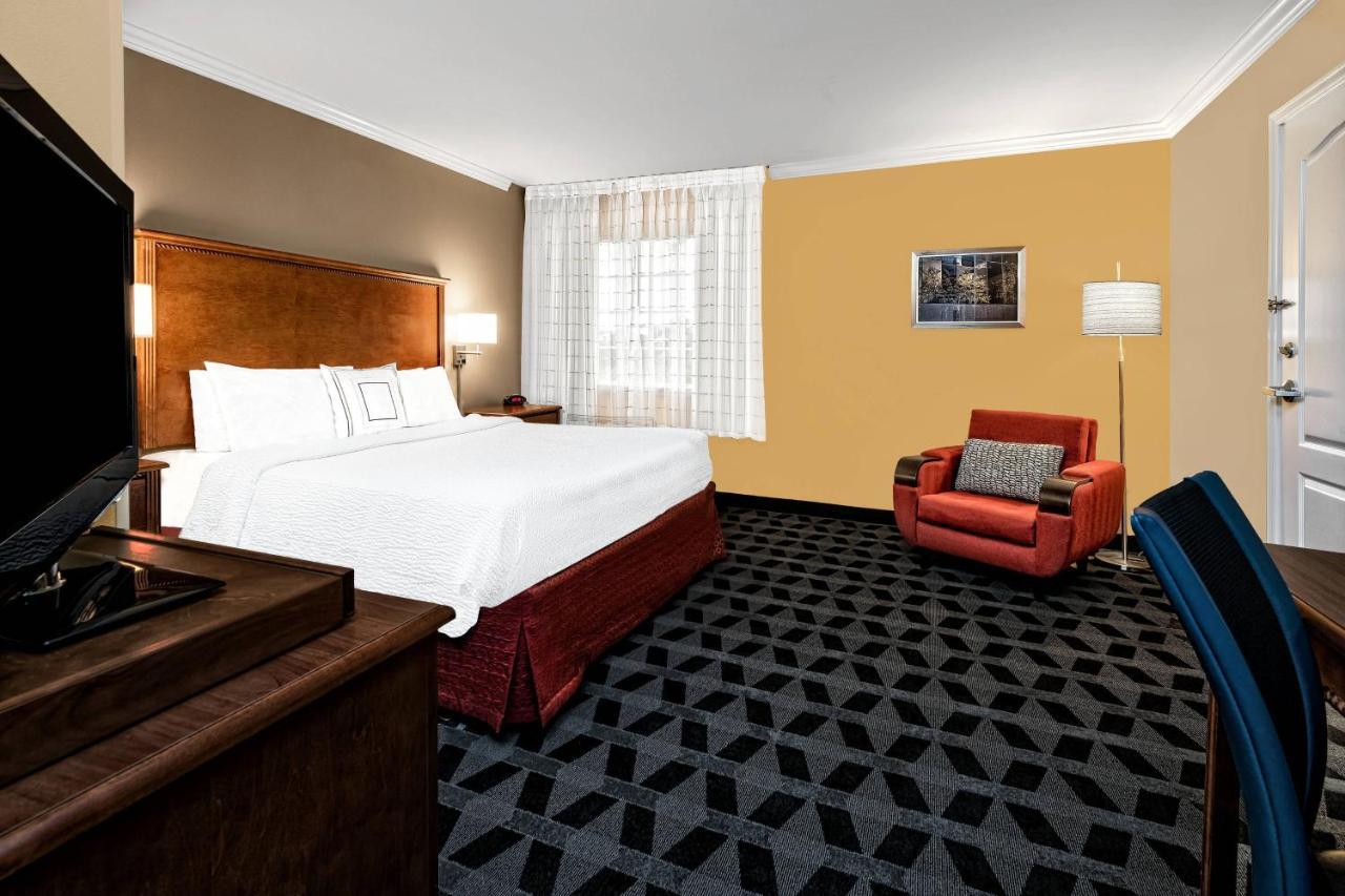 Towneplace Suites By Marriott San Antonio Northwest Exterior photo