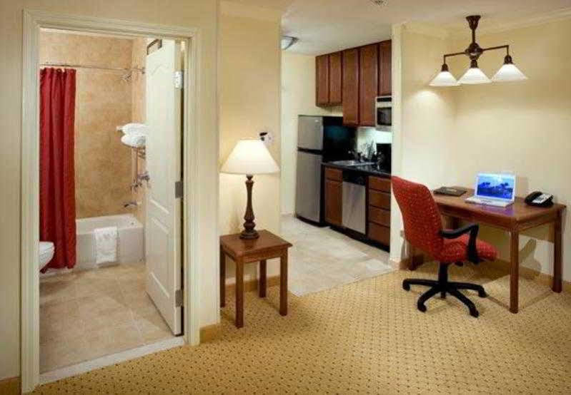 Towneplace Suites By Marriott San Antonio Northwest Exterior photo